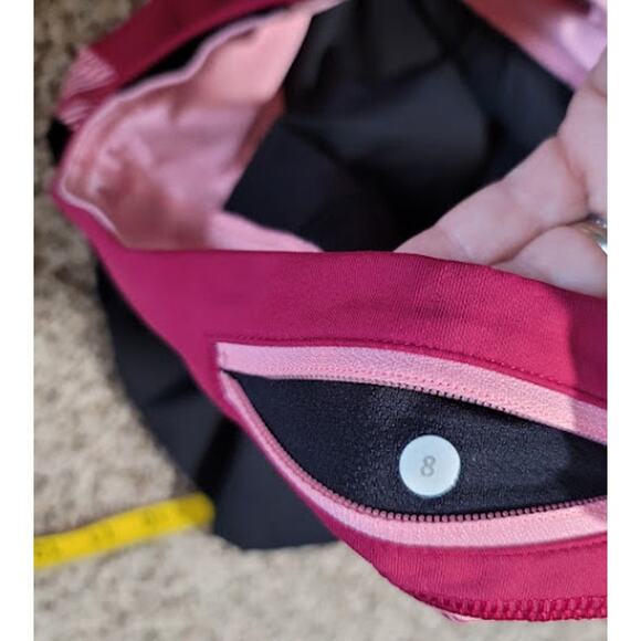 Lululemon- 2 piece cropped pants-= size 8 - Picture 6 of 7